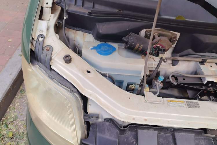 Used Suzuki Landy 2009 1.4L Manual Comfort Version Sunlight Edition Engine Bay Right
