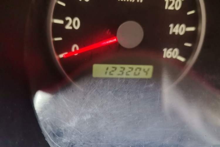 Used Suzuki Landy 2009 1.4L Manual Comfort Version Sunlight Edition Odometer Close Up