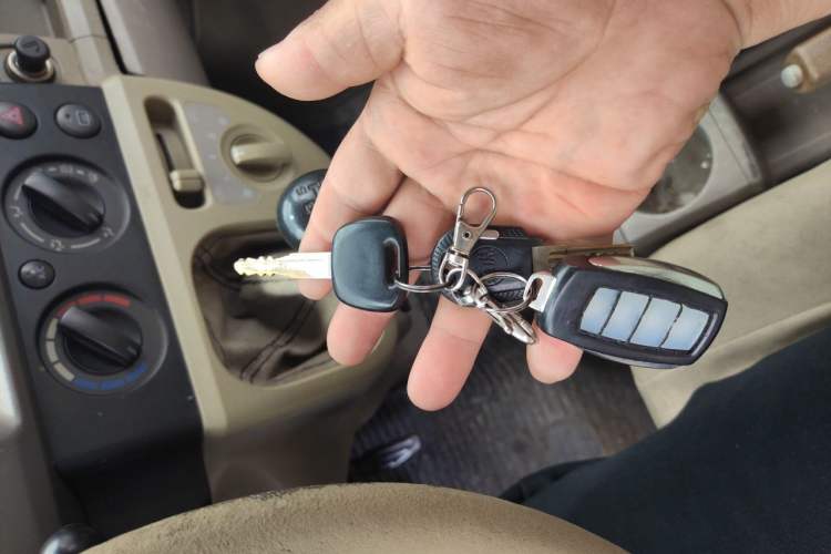 Used Suzuki Landy 2009 1.4L Manual Comfort Version Sunlight Edition Vehicle Key