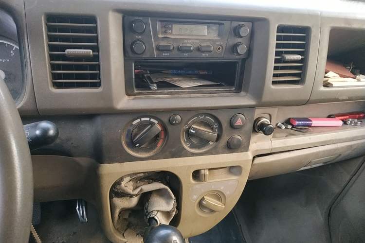 Used Suzuki Landy 2009 1.4L Manual Comfort Version Sunlight Edition Audio And AC Panel