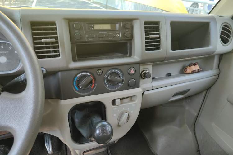 Used Suzuki Landy 2009 1.4L Manual Comfort Version Sunlight Edition Audio And AC Panel