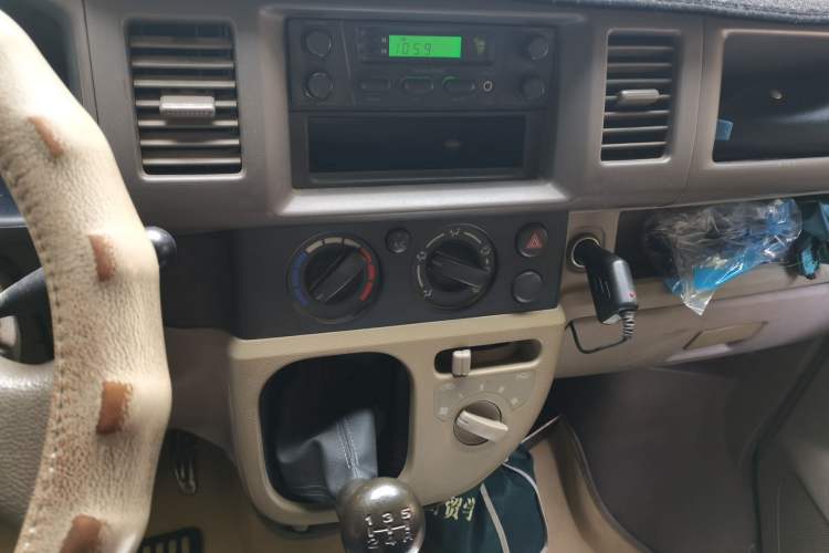 Used Suzuki Landy 2010 1.2L Manual Comfort Version – Sunshine Edition Audio And AC Panel