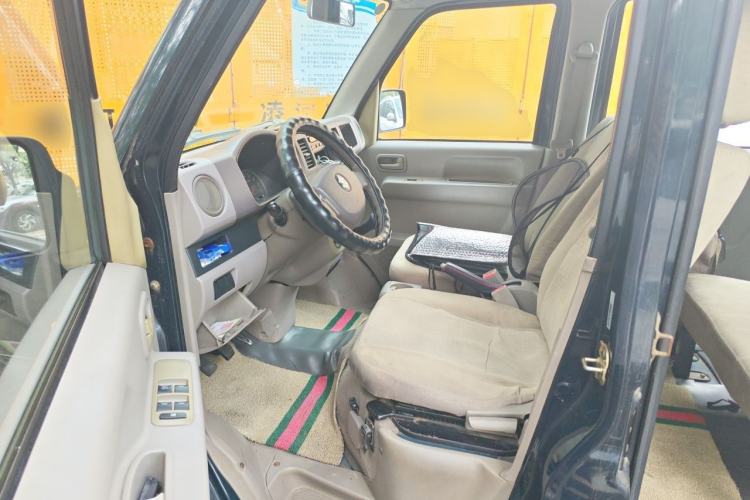 Used Suzuki Landy 2010 1.2L Manual Comfort Version – Sunshine Edition Driver Seat