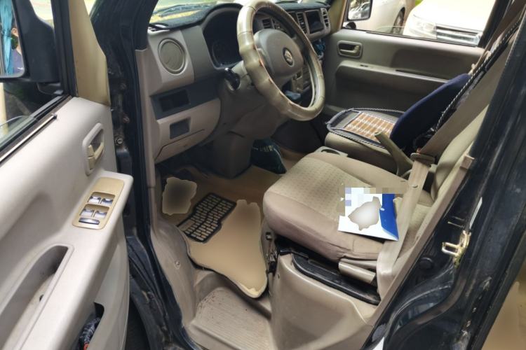 Used Suzuki Landy 2010 1.2L Manual Comfort Version – Sunshine Edition Driver Seat