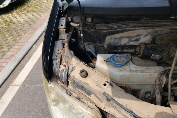 Used Suzuki Landy 2010 1.2L Manual Comfort Version – Sunshine Edition Engine Bay Right