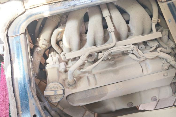 Used Suzuki Landy 2010 1.2L Manual Comfort Version – Sunshine Edition Engine Bay
