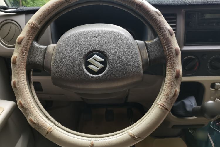 Used Suzuki Landy 2010 1.2L Manual Comfort Version – Sunshine Edition Steering Wheel