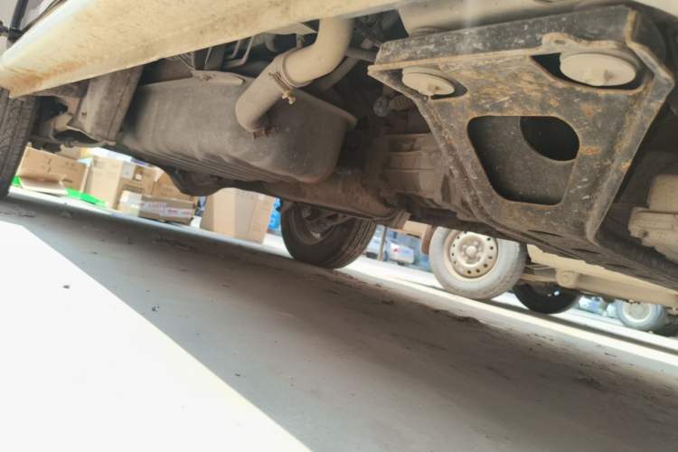 Used Suzuki Landy 2010 1.2L Manual Comfort Version – Sunshine Edition Chassis Front Right