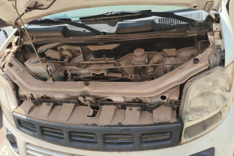 Used Suzuki Landy 2010 1.2L Manual Comfort Version – Sunshine Edition Engine Bay