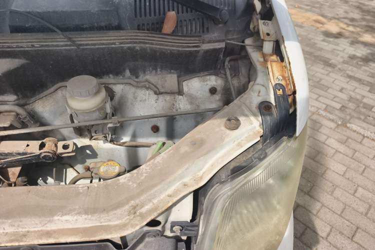 Used Suzuki Landy 2010 1.2L Manual Comfort Version – Sunshine Edition Engine Bay Left