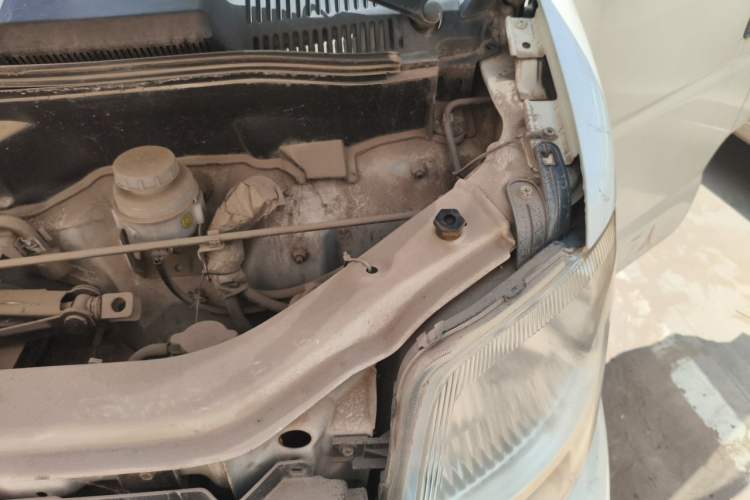 Used Suzuki Landy 2010 1.2L Manual Comfort Version – Sunshine Edition Engine Bay Left