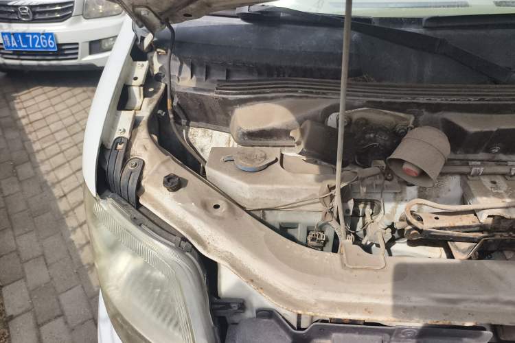 Used Suzuki Landy 2010 1.2L Manual Comfort Version – Sunshine Edition Engine Bay Right