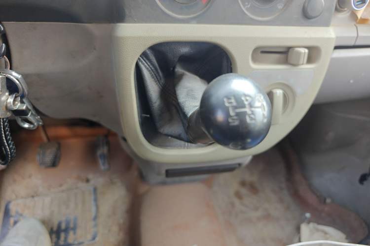 Used Suzuki Landy 2010 1.2L Manual Standard Edition – Sunshine Version Gear Lever