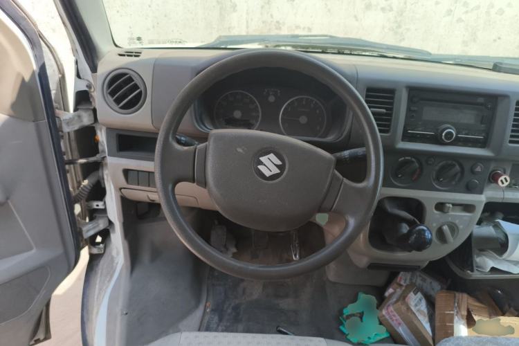 Used Suzuki Landy 2010 1.2L Manual Comfort Version – Sunshine Edition Steering Wheel