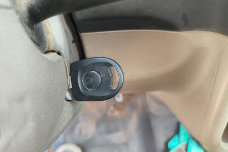Used Suzuki Landy 2010 1.2L Manual Comfort Version – Sunshine Edition Vehicle Key