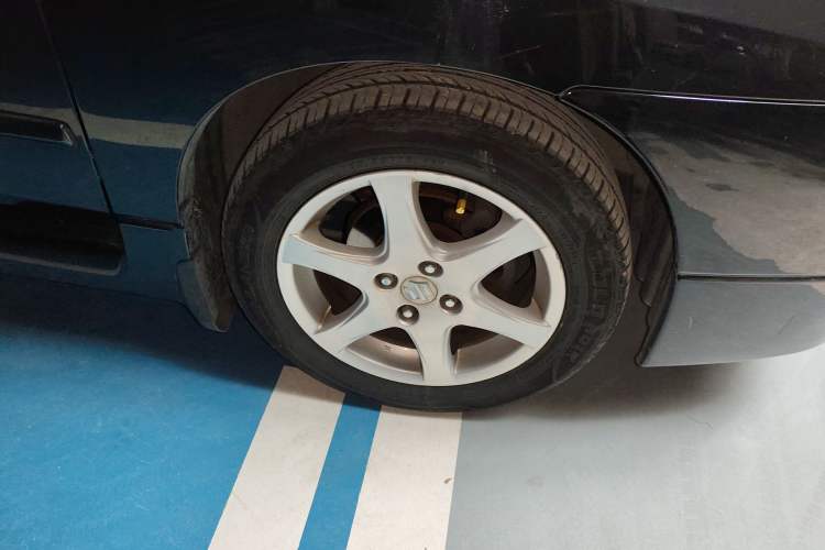 Used Suzuki Liana 2008 Sedan 1.6L Automatic Standard Model Right Front Wheel Hub