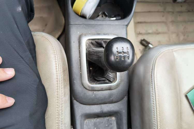 Used Suzuki Liana 2011 A+ Hatchback 1.4L Manual Luxury Type I Gear Lever