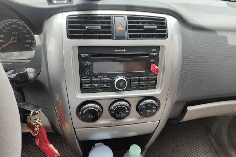 Used Suzuki Liana 2011 A+ Hatchback 1.4L Manual Luxury Type I Audio And AC Panel
