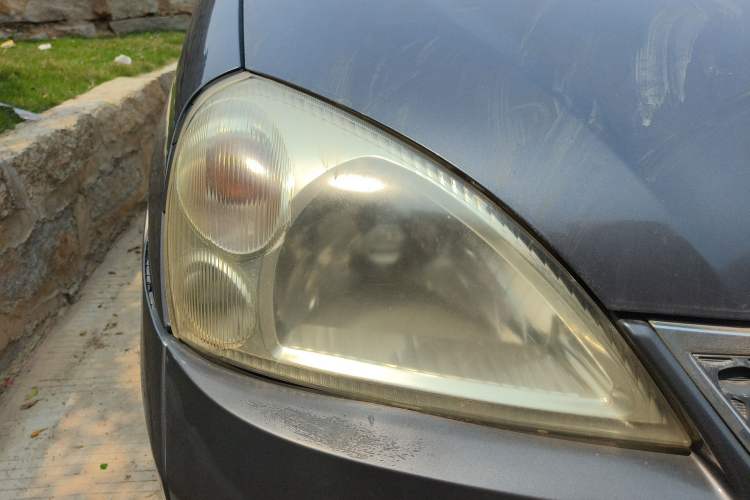 Used Suzuki Liana 2012 Sedan 1.4 VVT Manual Luxury Model Right Front Headlight