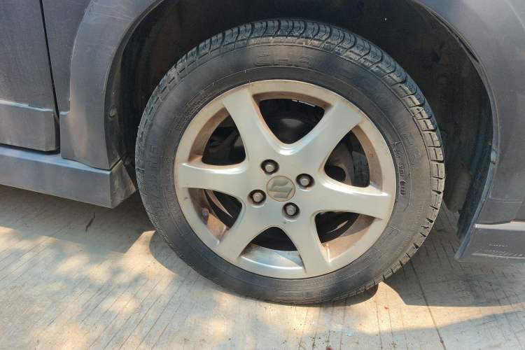 Used Suzuki Liana 2012 Sedan 1.4 VVT Manual Luxury Model Right Front Wheel Hub
