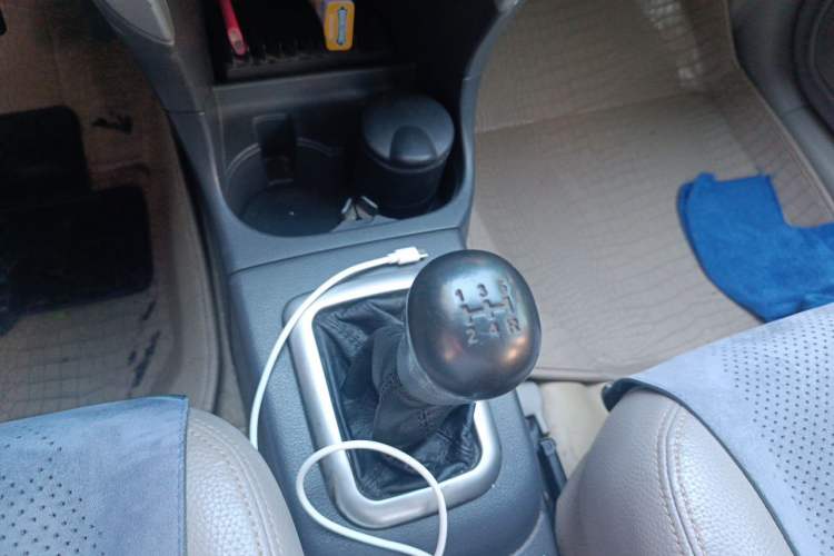 Used Suzuki Liana 2012 Hatchback 1.4 VVT Manual Luxury Model Gear Lever