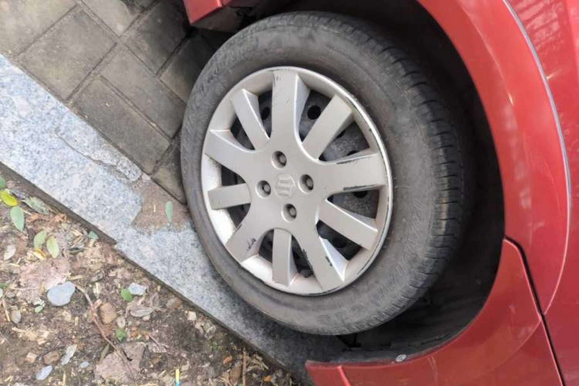 Used Suzuki Liana 2012 Hatchback 1.4 VVT Manual Comfort Model Right Front Wheel Hub