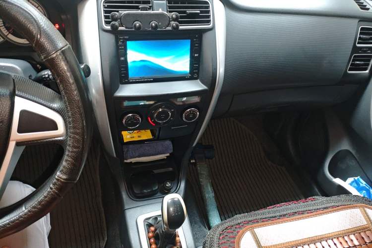 Used Suzuki Liana 2012 Hatchback 1.4 VVT Manual Luxury Model Audio And AC Panel