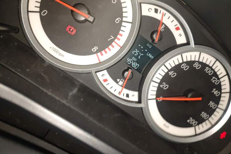 Used Suzuki Liana 2012 Hatchback 1.4 VVT Manual Luxury Model Odometer Close Up