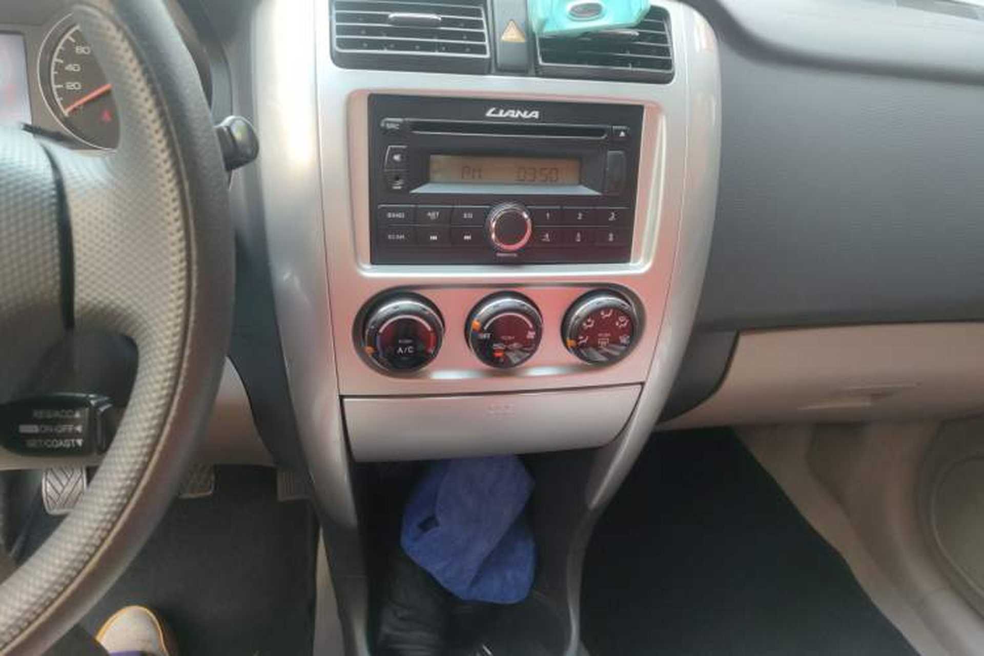 Used Suzuki Liana 2012 Hatchback 1.4 VVT Manual Luxury Model Audio And AC Panel