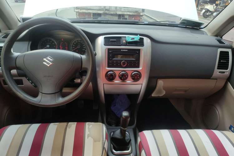 Used Suzuki Liana 2012 Hatchback 1.4 VVT Manual Luxury Model Center Console