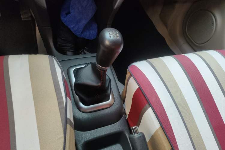 Used Suzuki Liana 2012 Hatchback 1.4 VVT Manual Luxury Model Gear Lever