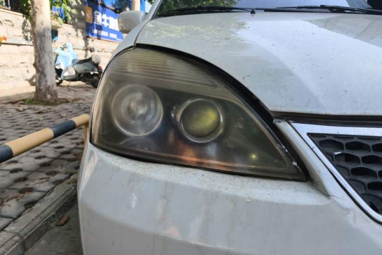 Used Suzuki Liana 2012 Sedan 1.4 VVT Manual Luxury Model Right Front Headlight