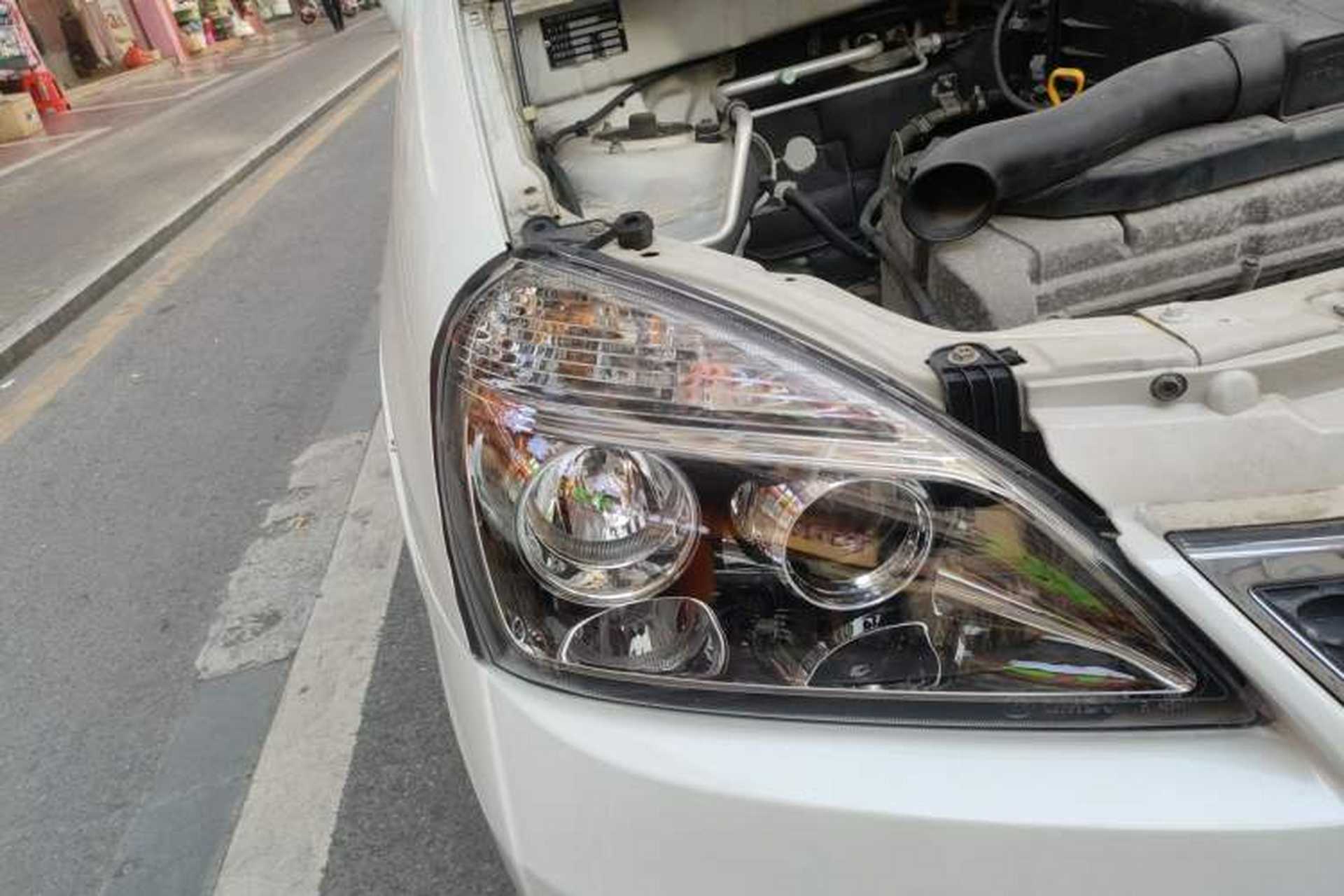 Used Suzuki Liana 2012 Hatchback 1.4 VVT Manual Luxury Model Right Front Headlight