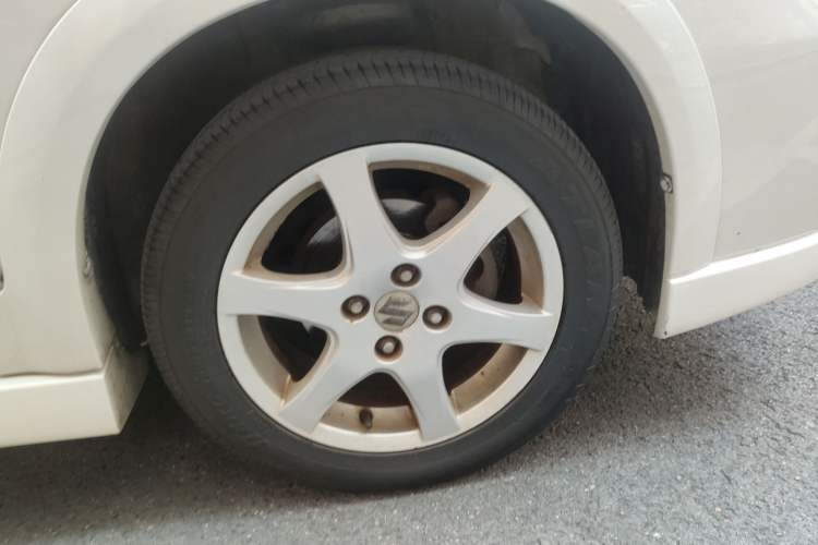 Used Suzuki Liana 2012 Hatchback 1.4 VVT Manual Luxury Model Right Front Wheel Hub