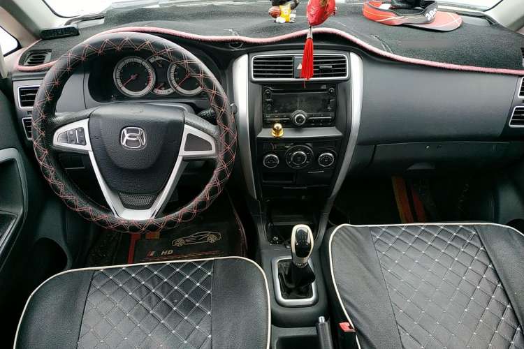 Used Suzuki Liana 2013 Hatchback 1.4L Manual Standard Model 2 Center Console