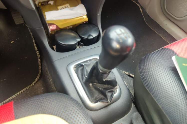 Used Suzuki Liana 2013 Hatchback 1.4L Manual Standard Model 2 Gear Lever