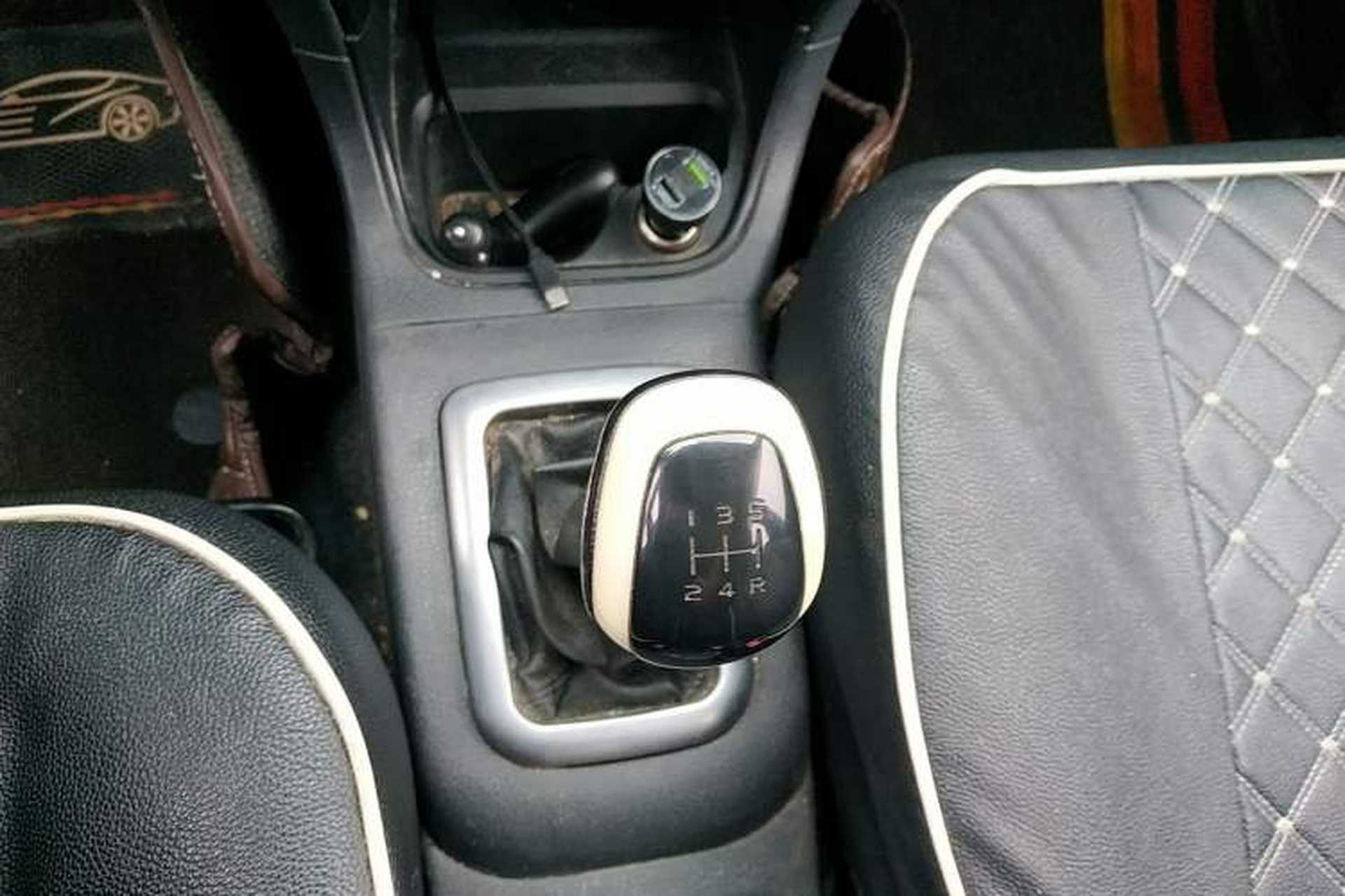 Used Suzuki Liana 2013 Hatchback 1.4L Manual Standard Model 2 Gear Lever