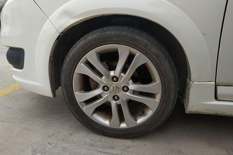 Used Suzuki Liana 2013 Hatchback 1.4L Manual Standard Model 2 Left Front Wheel Hub