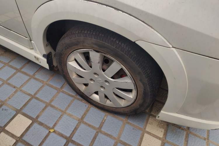 Used Suzuki Liana 2013 Hatchback 1.4L Manual Standard Model 2 Right Front Wheel Hub