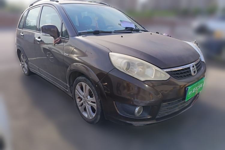 Used Suzuki Liana A6 2014 Hatchback 1.4L Manual Enjoyment Model Front Right 45 Deg