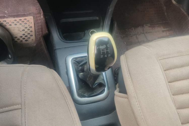 Used Suzuki Liana A6 2014 Sedan 1.4L Manual Dream Edition Gear Lever
