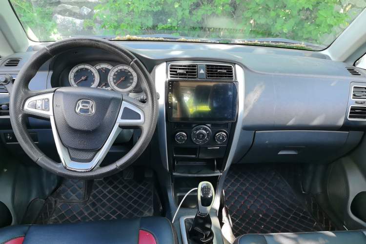 Used Suzuki Liana A6 2014 Hatchback 1.4L Manual Enjoyment Model Center Console