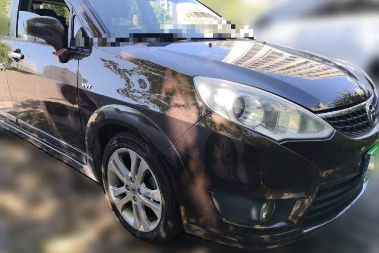 Used Suzuki Liana A6 2014 Hatchback 1.4L Manual Enjoyment Model Front Right 45 Deg