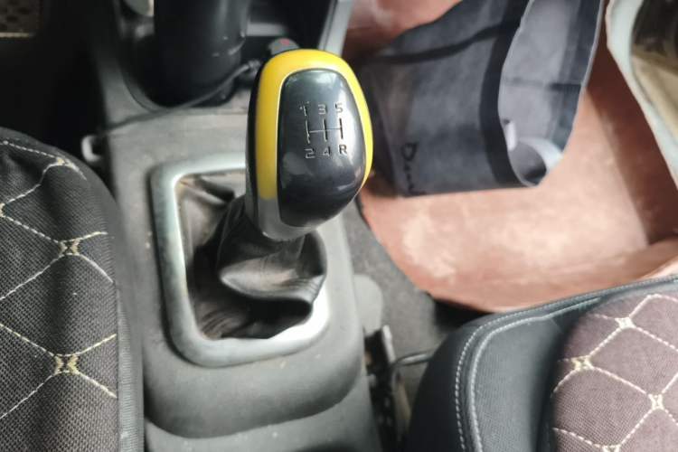 Used Suzuki Liana A6 2014 Hatchback 1.4L Manual Enjoyment Model Gear Lever