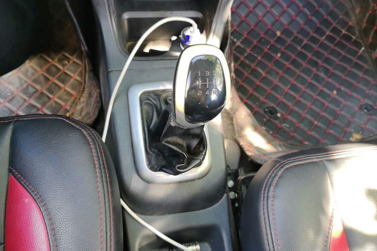 Used Suzuki Liana A6 2014 Hatchback 1.4L Manual Enjoyment Model Gear Lever