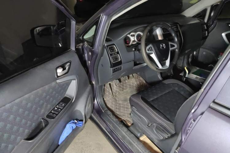 Used Suzuki Liana A6 2014 Sedan 1.4L Manual Enjoyment Model Driver Seat