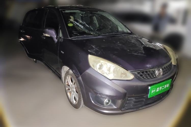 Used Suzuki Liana A6 2014 Sedan 1.4L Manual Enjoyment Model Front Right 45 Deg