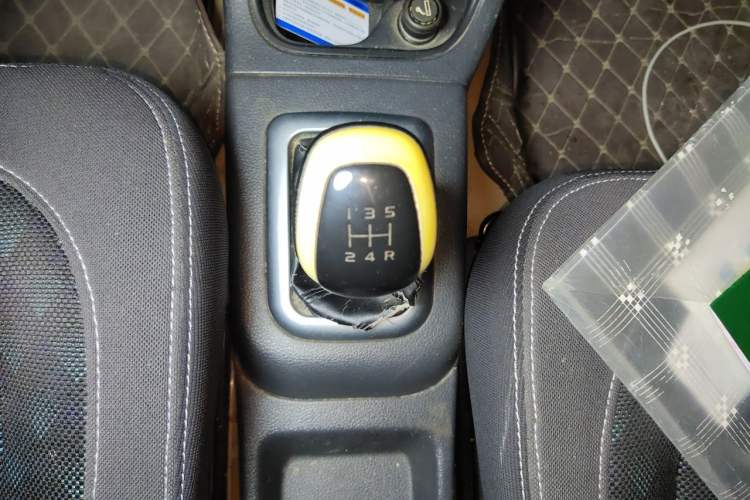 Used Suzuki Liana A6 2014 Sedan 1.4L Manual Enjoyment Model Gear Lever