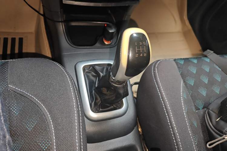 Used Suzuki Liana A6 2014 Hatchback 1.4L Manual Enjoyment Model Gear Lever