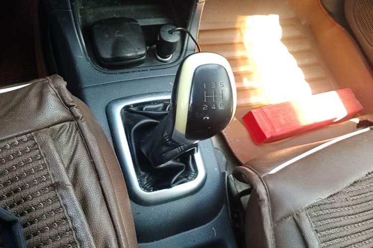 Used Suzuki Liana A6 2014 Hatchback 1.4L Manual Enjoyment Model Gear Lever